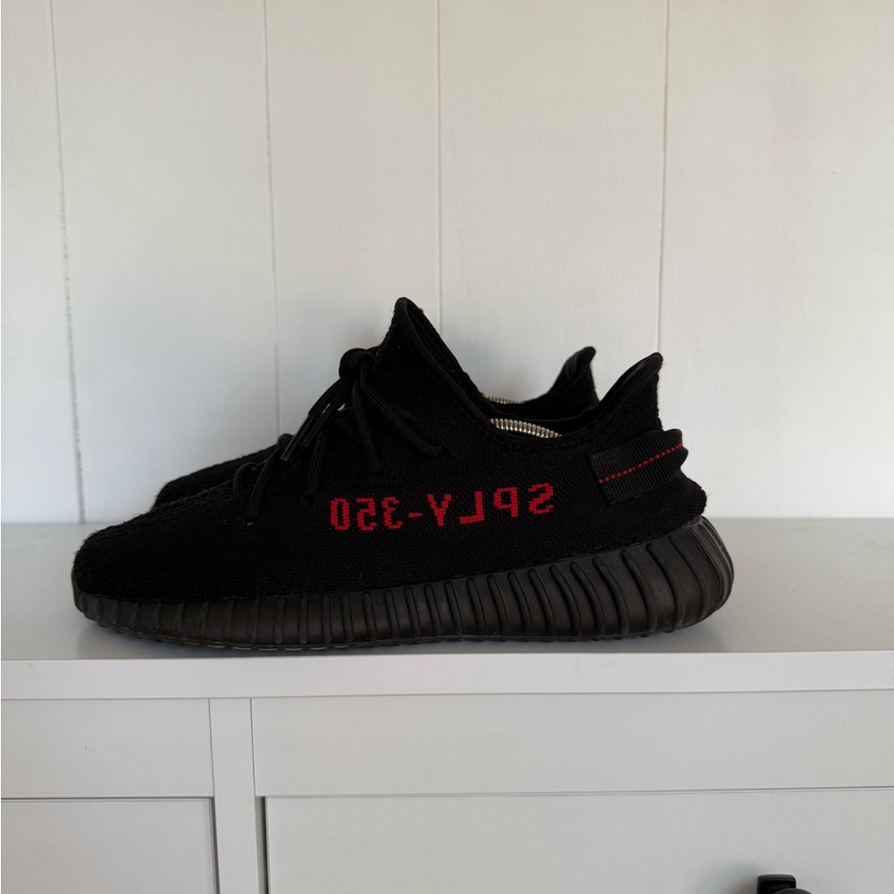 Authentic Yeezy Boost 350 V2 Black Red Sneakers in Good Condition. size 10